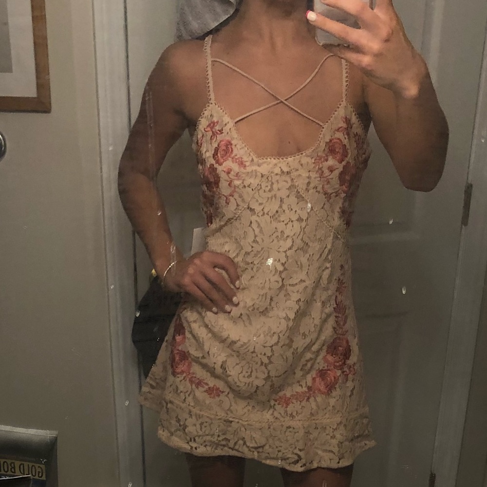 Dress - Picture 3 of 3